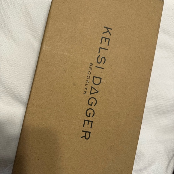 Kelsi Dagger Sunflower Flats - Picture 7 of 8